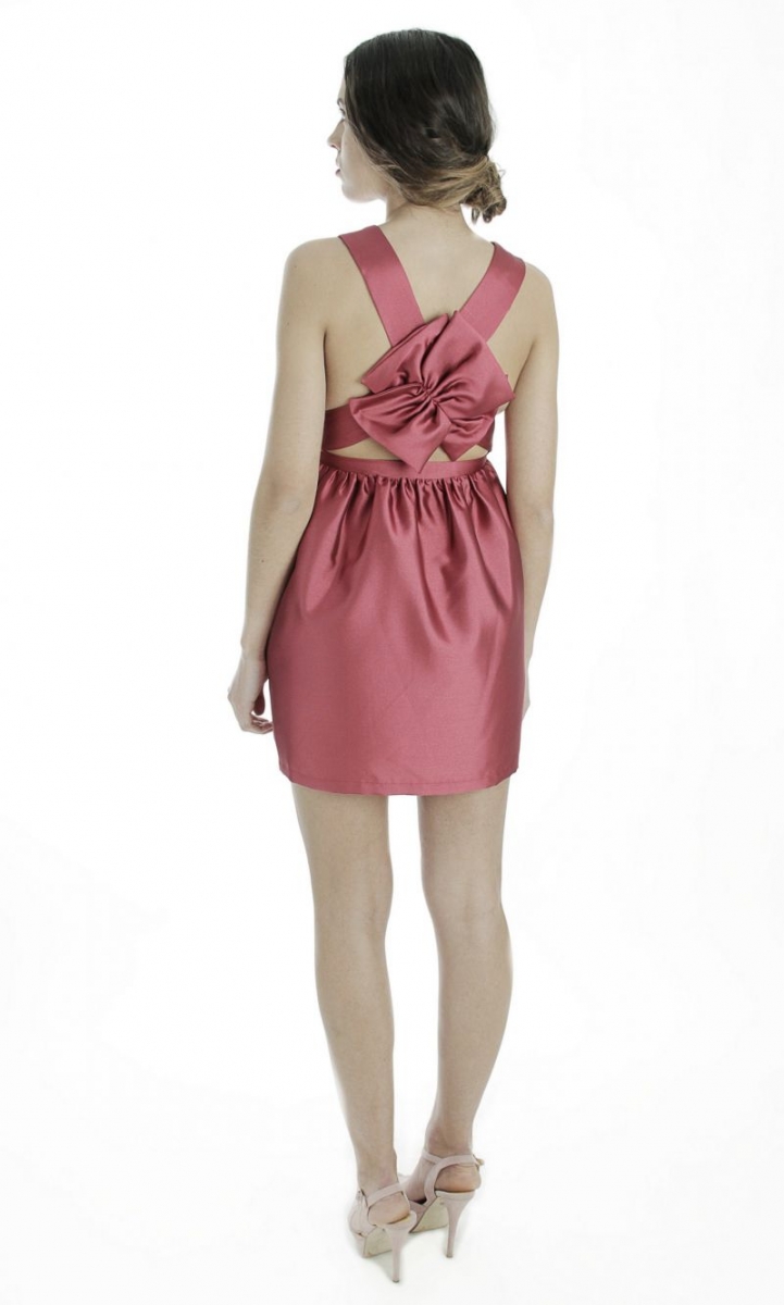 vestido corto de fiesta de vuelo falda con volumen y espalda cruzada para invitadas. Vestido dulce de arimoka para Apparentia